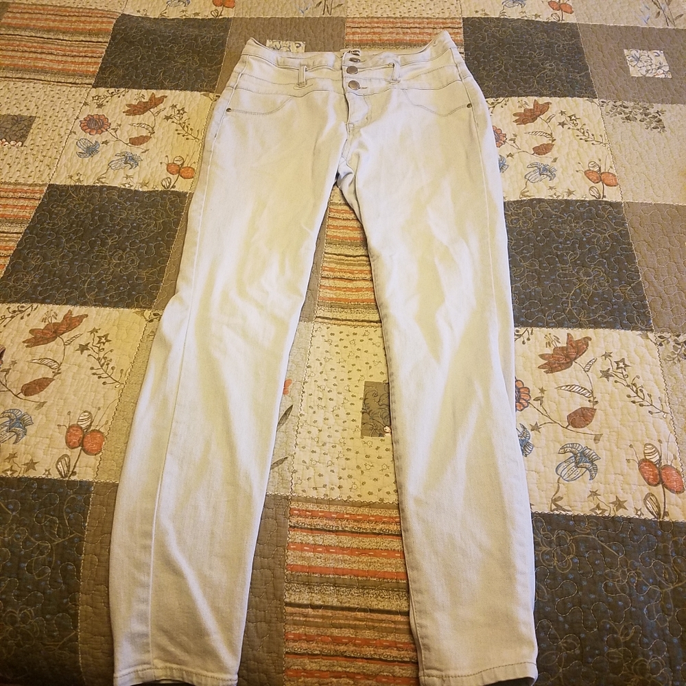 High waisted jeans